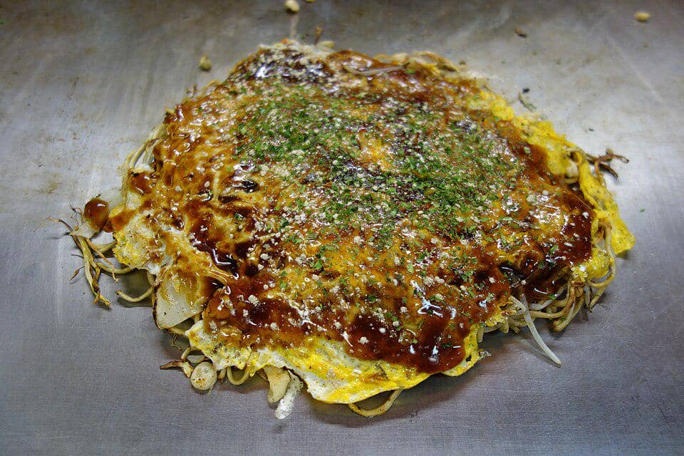 Apa Itu Okonomiyaki? Pancake Khas Jepang yang Gurih dan Unik