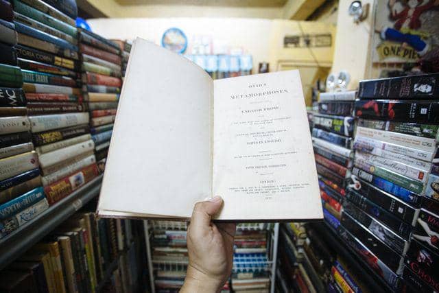 5 Tips Cerdas Berburu Buku Preloved Langka Tanpa Kena Overprice