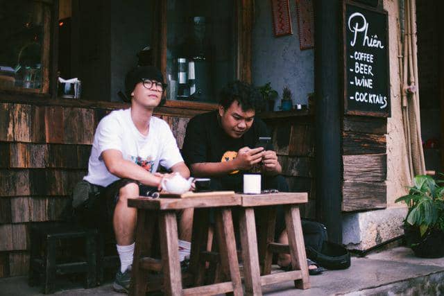 4 Cara Hadapi Teman yang Guilt-Tripping Saat Nolak Nongkrong