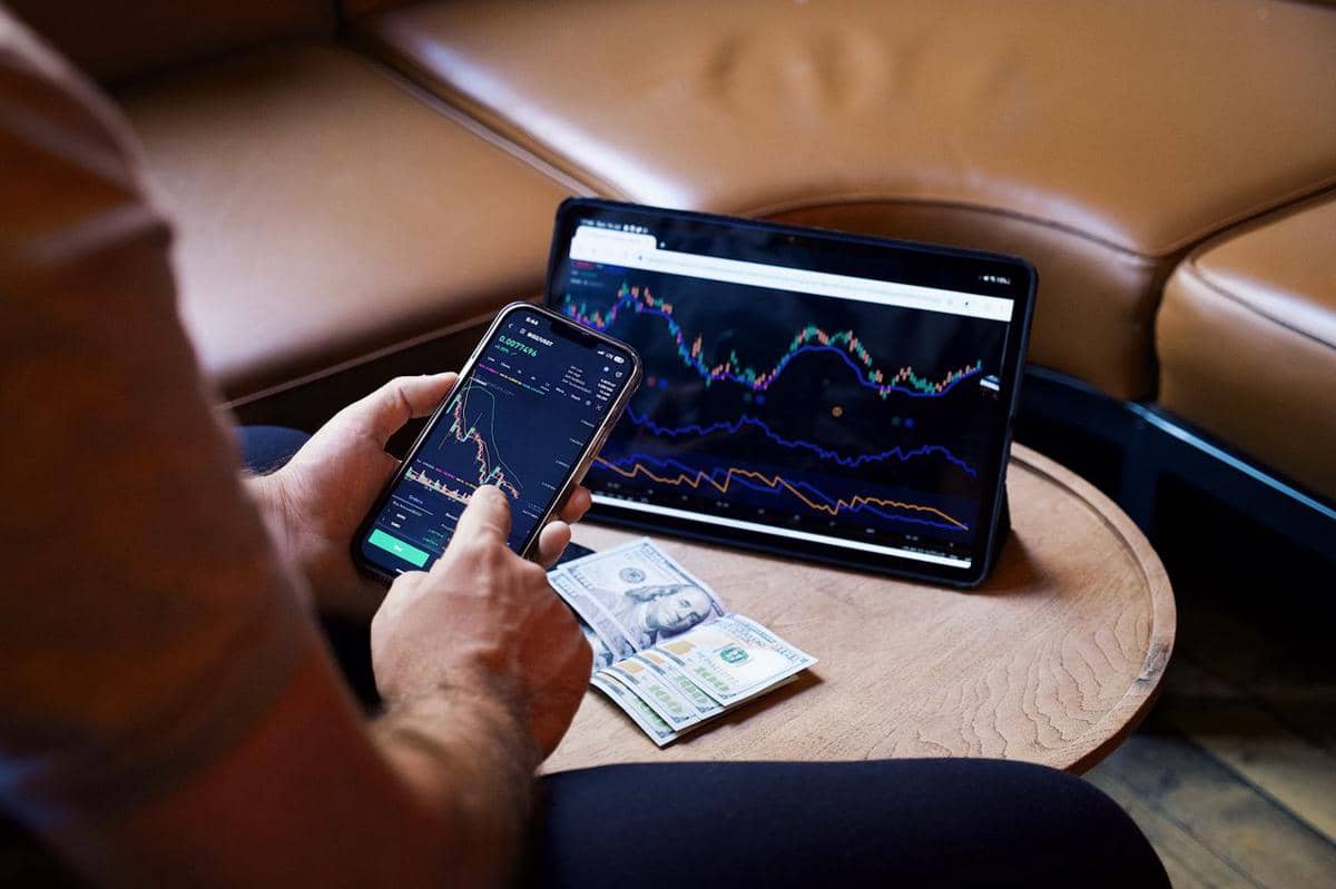 ilustrasi investasi saham