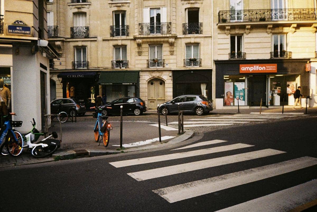 ilustrasi zebra cross