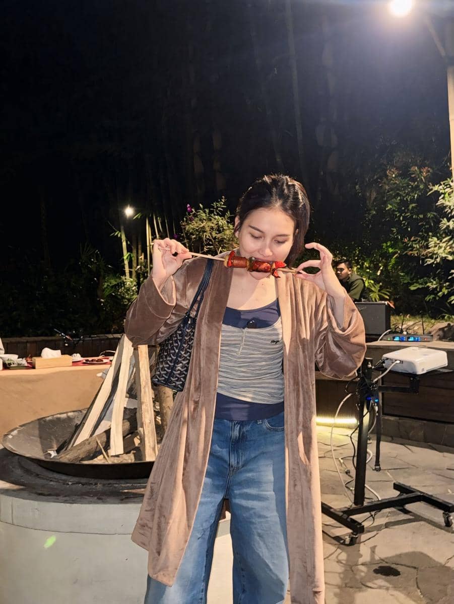 Ayu Ting Ting liburan keluarga di Dusun Bambu