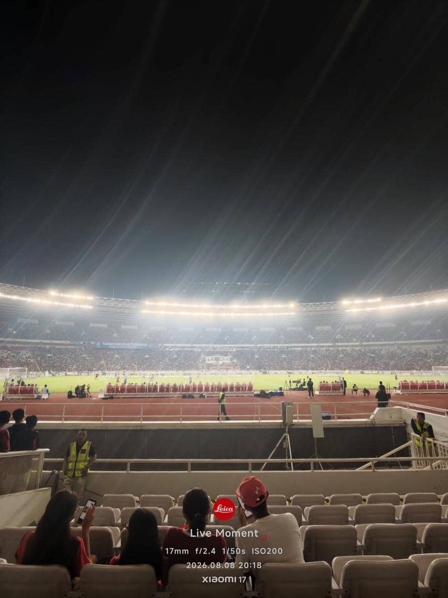 Mikha Tambayong nonton pertandingan Chelsea vs AC Milan di GBK