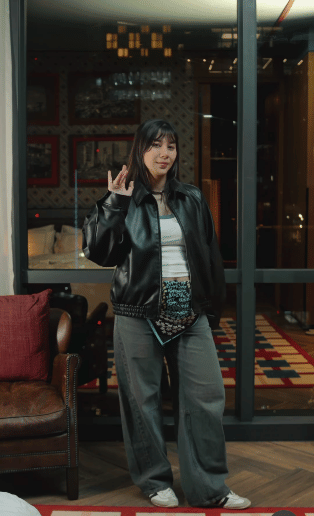 Inspirasi OOTD bumil ala Adinda Thomas