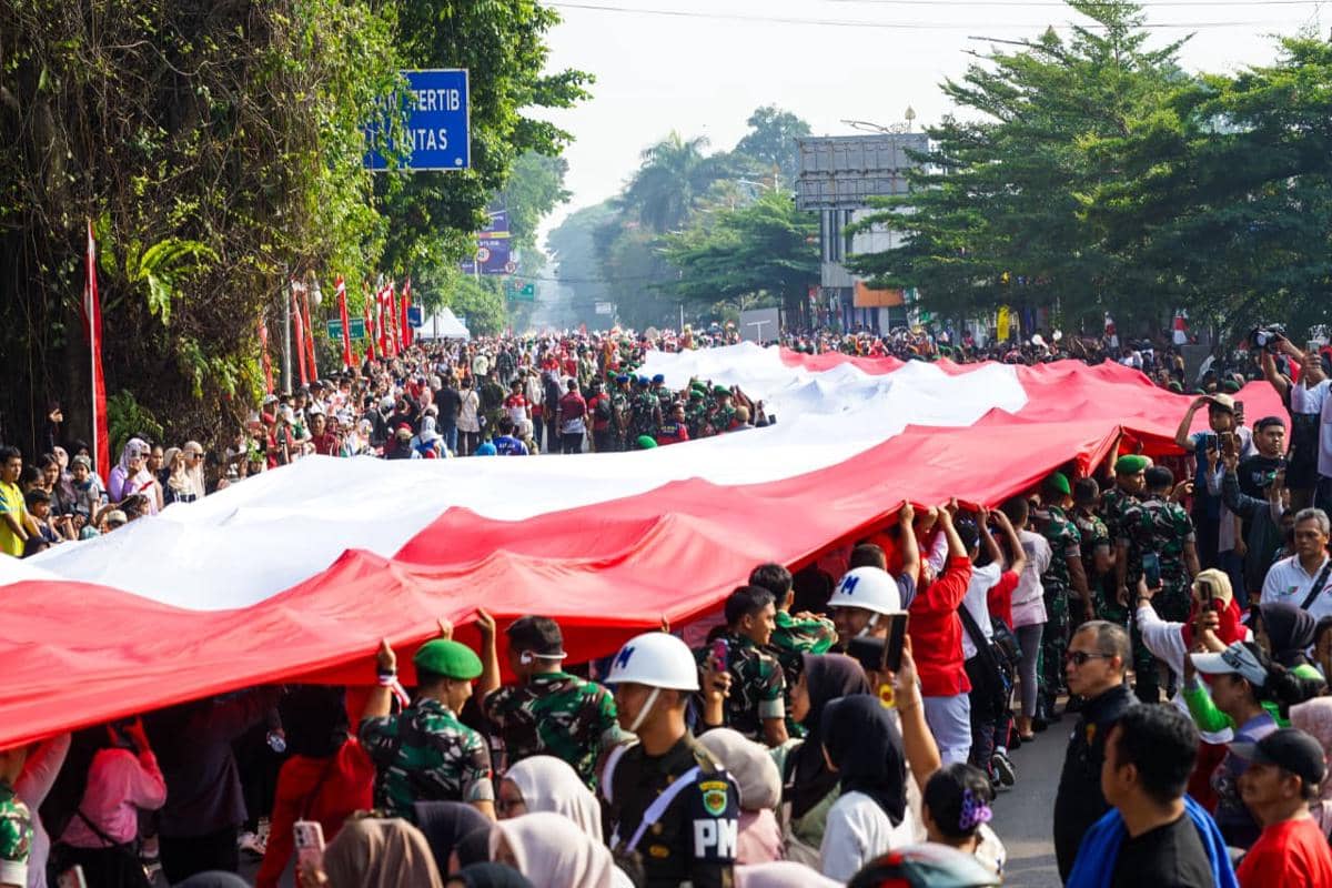 Kirab Merah Putih Bogor, 3.200 Orang Bentangkan 5 Bendera Raksasa