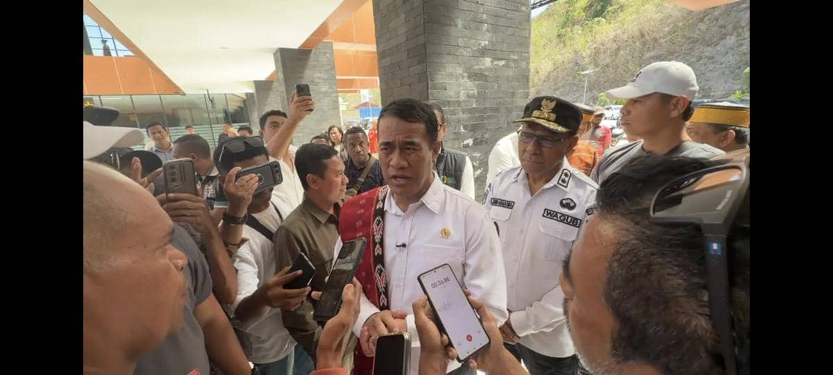 Batalkan Rapat di Jakarta, Mentan ke Alor usai Mahasiswa Curhat Beras Mahal