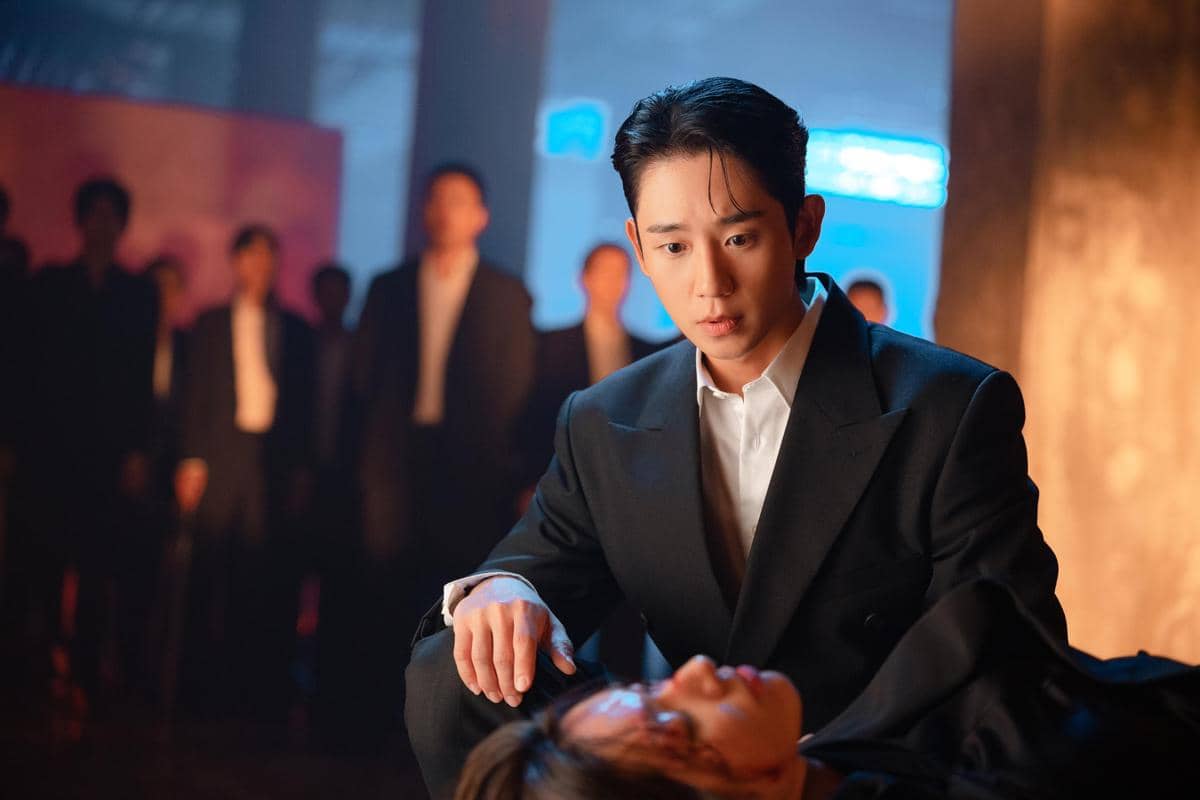 Jung Hae In tampil dalam potongan adegan drama Our Sticky Love yang dibagikan melalui akun Netflix Korea.