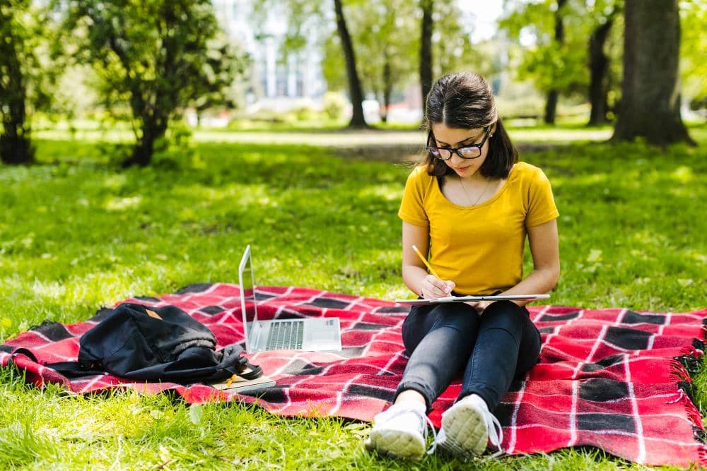 5 Ide Solo Date Produktif untuk Mengembangkan Potensi Diri