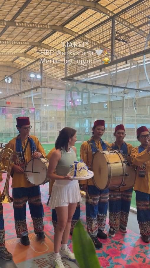 Ulang Tahun ke-34 Enzy Storia (instagram.com/enzystoria)