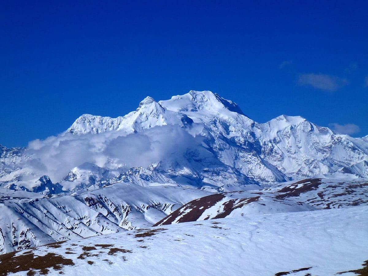 Gunung Shishapangma di Tibet, Tiongkok.