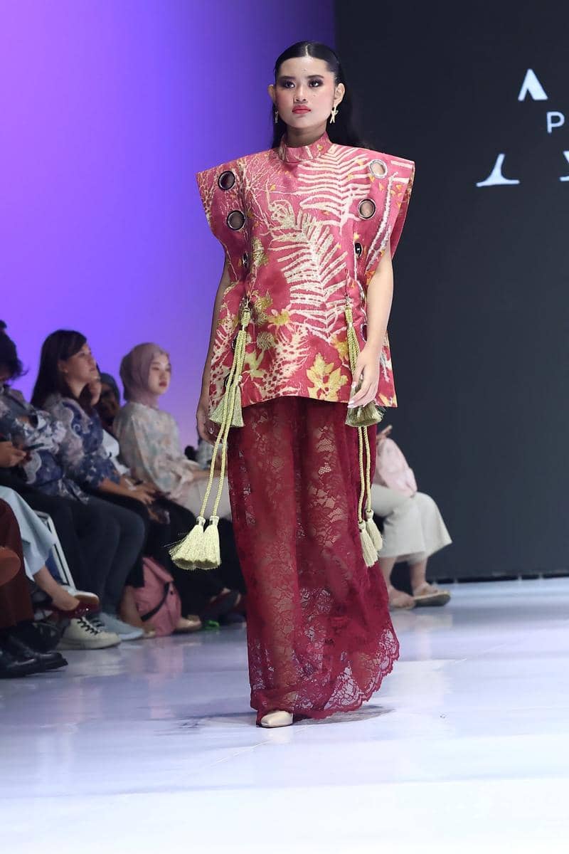 AR Plus by Putra X Edith House
