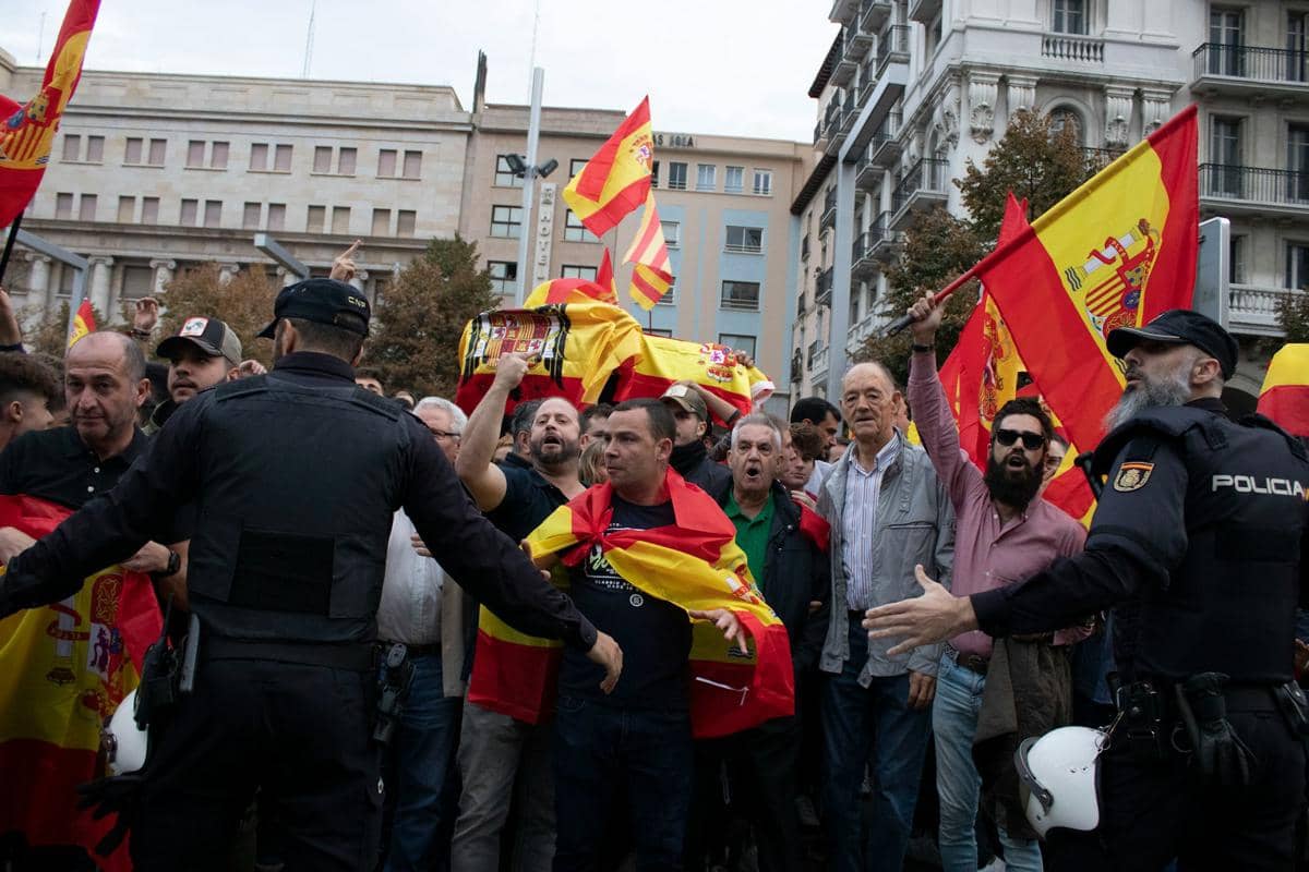 Warga Ceuta Protes Desak Otoritas Spanyol Serius Atasi Krisis Migrasi