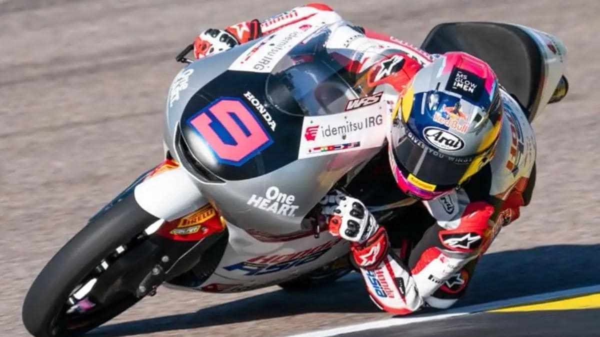 Veda Ega Pratama mengendarai motor Honda Team Asia nomor 9 di Moto3 2026.