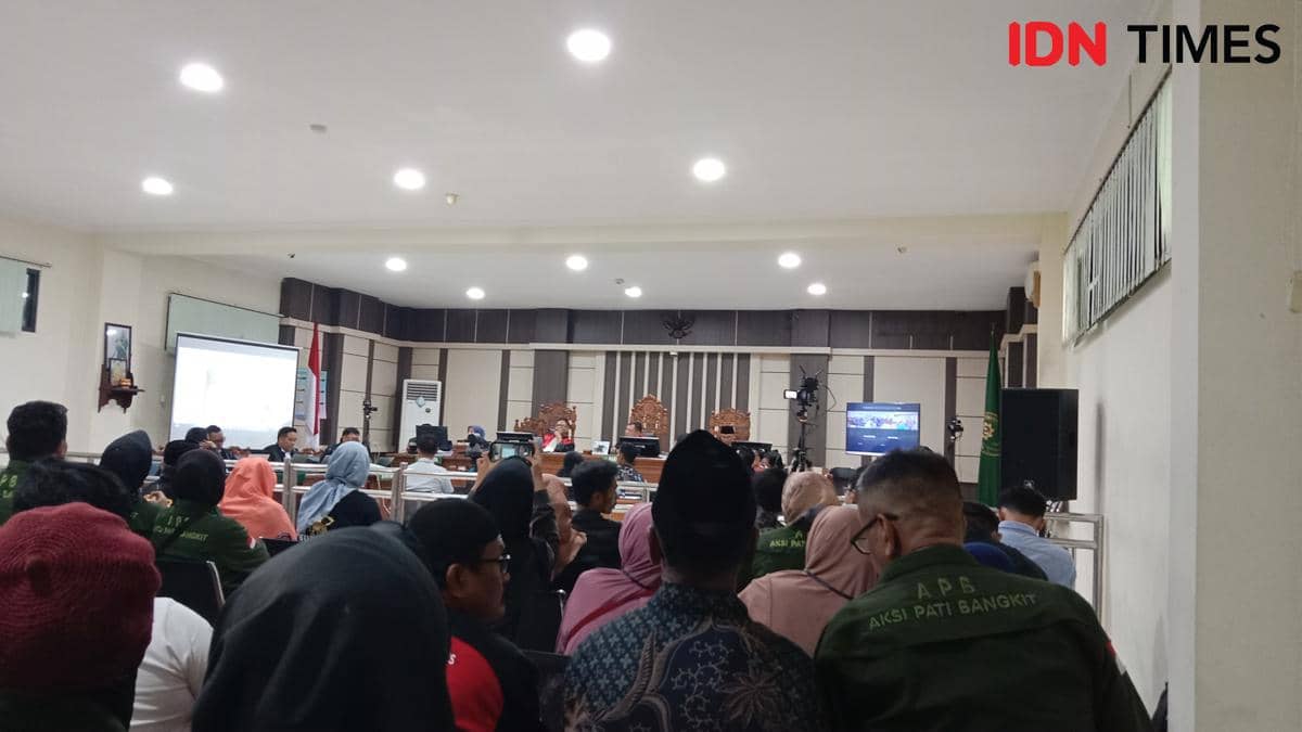 Sidang Korupsi Sudewo: Warga Jual Tanah dan Emas Demi Jabatan Desa