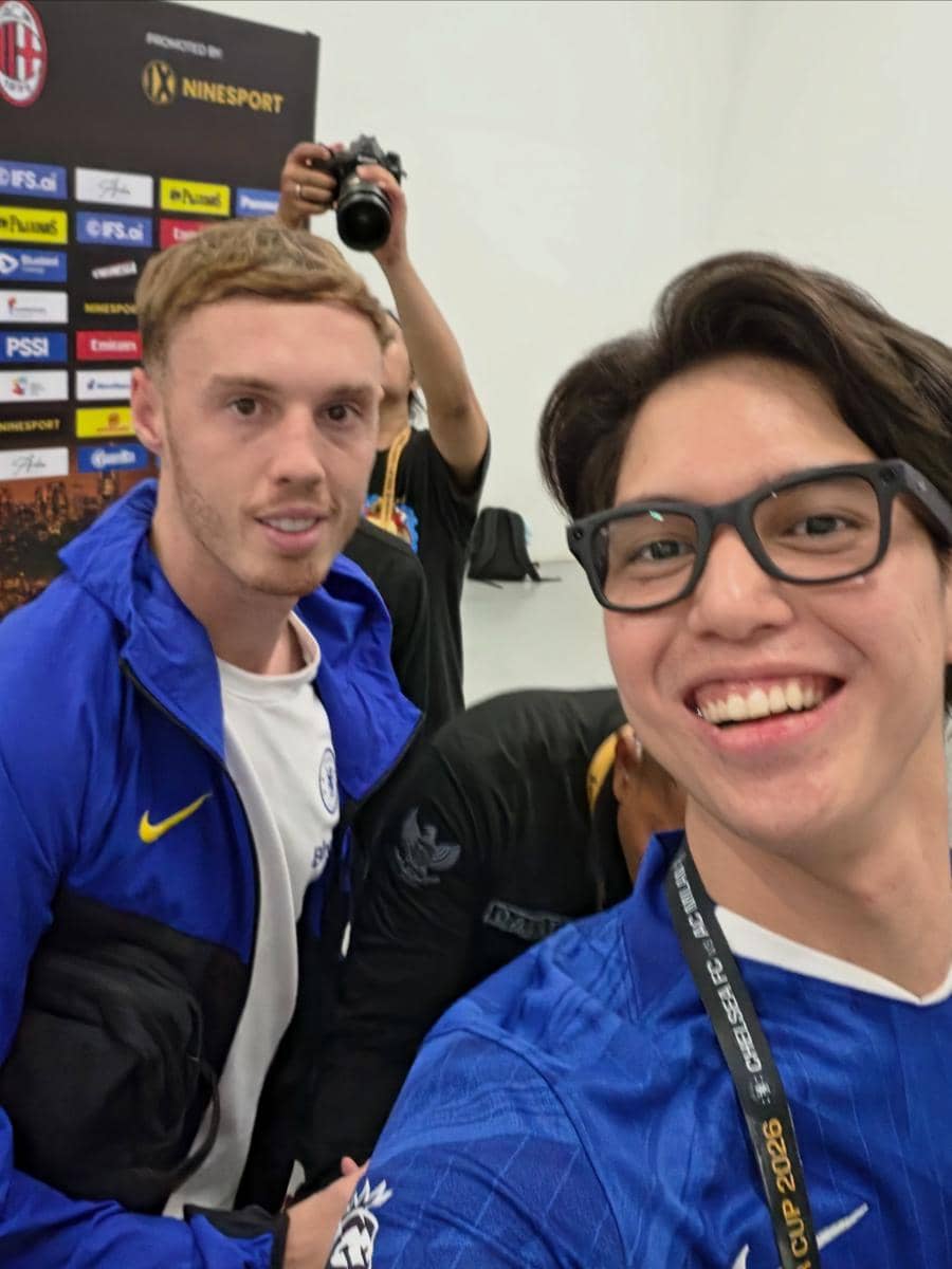 El Rumi berada di Stadion Gelora Bung Karno saat menyaksikan pertandingan Chelsea bersama penonton lain.