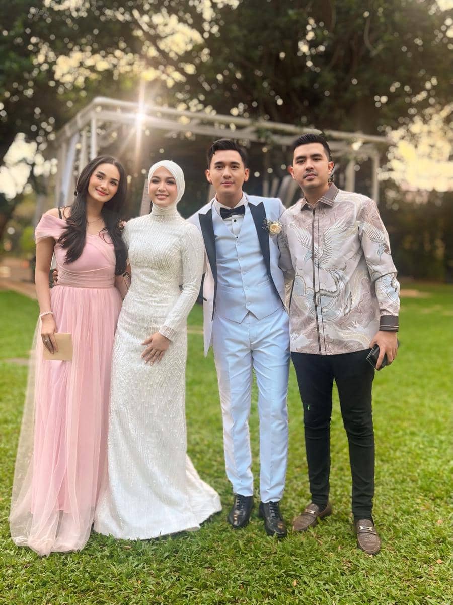Para tamu artis menghadiri pernikahan Dea Annisa dan Mazaki Ahmad dalam momen yang diunggah melalui Instagram Fabby Marcelia.