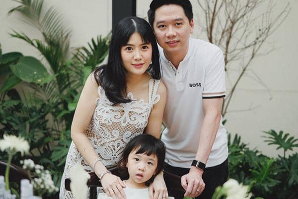 Gender Reveal Kehamilan Kedua Valencia Tanoe di Hari Ultah Kevin Sanjaya