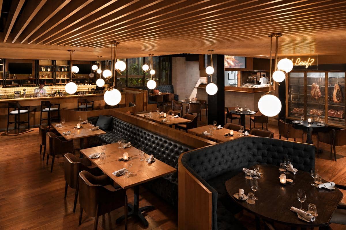 Potret suasana di HENRY'S Steakhouse Bali