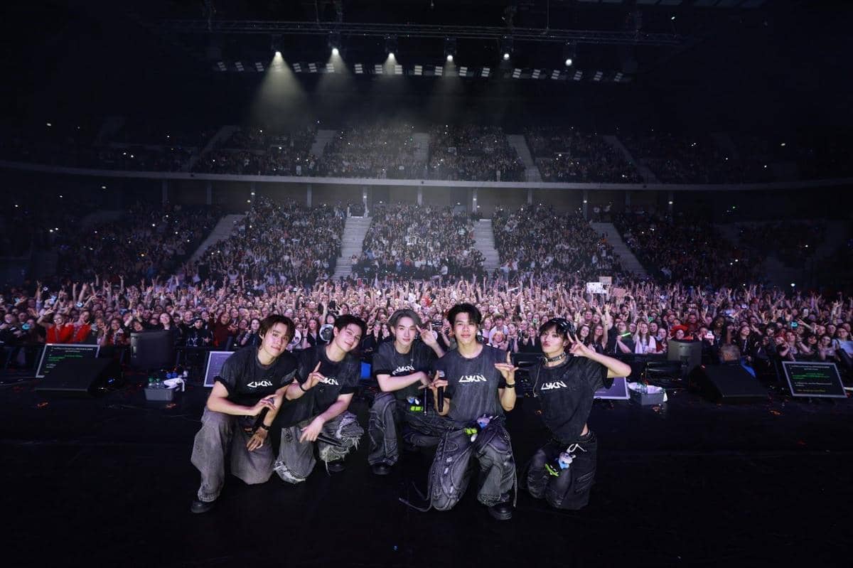Penampilan LYKN saat konser di Prancis.