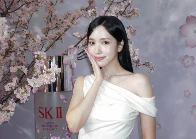 Potret Mina, anggota grup K-pop TWICE, dalam unggahan pada akun Instagram pribadi @mina_sr_my miliknya.