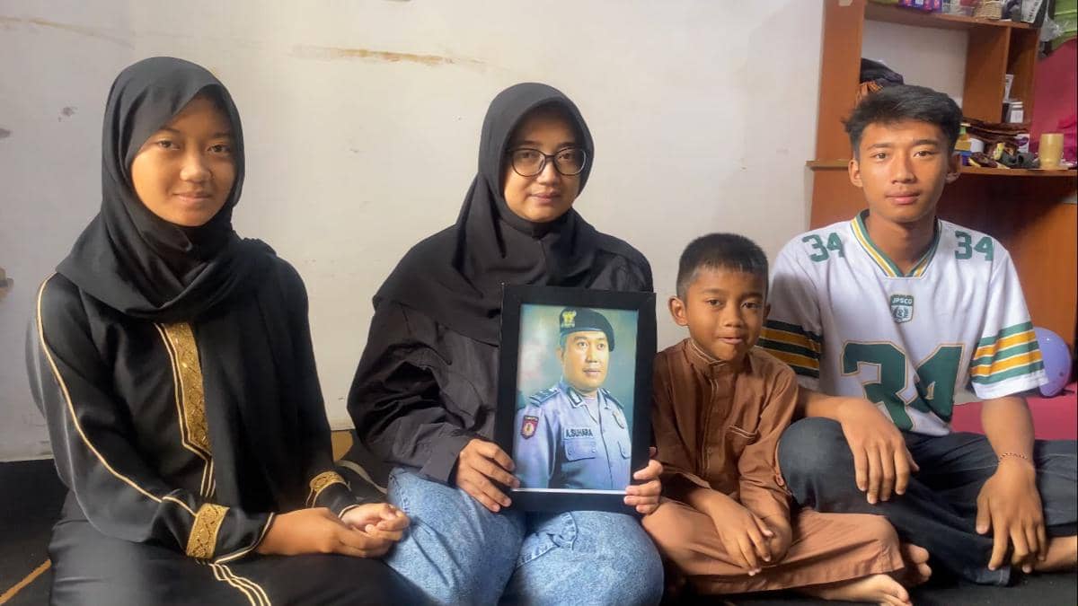 Istri Kenang Kabar Duka Aiptu Asep, Korban Tabrak Lari Bandung