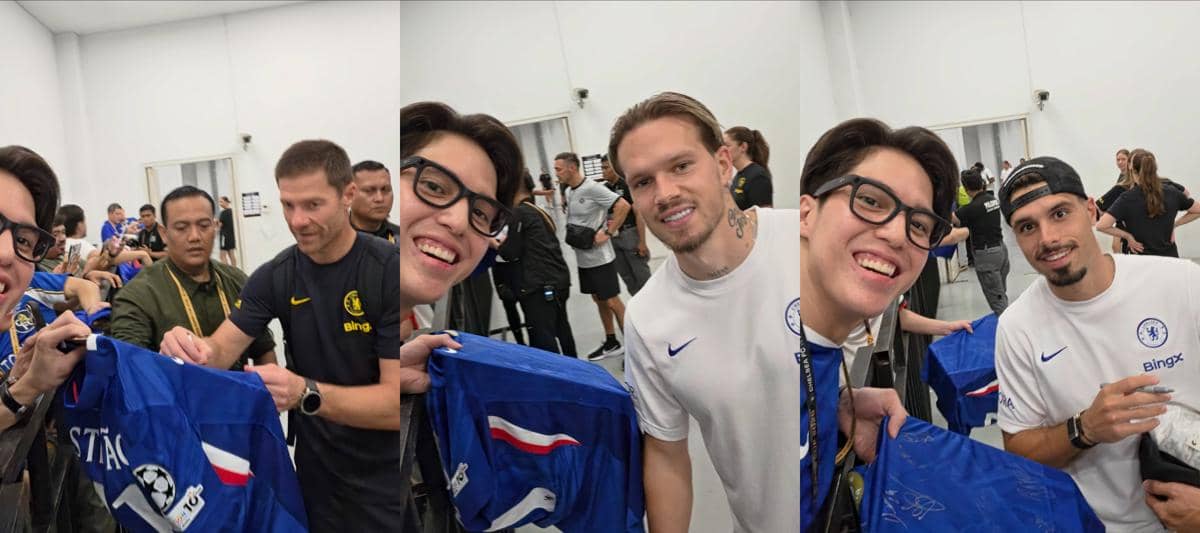 El Rumi menyaksikan laga Chelsea dari tribun Stadion Gelora Bung Karno di Jakarta bersama para penonton lain.
