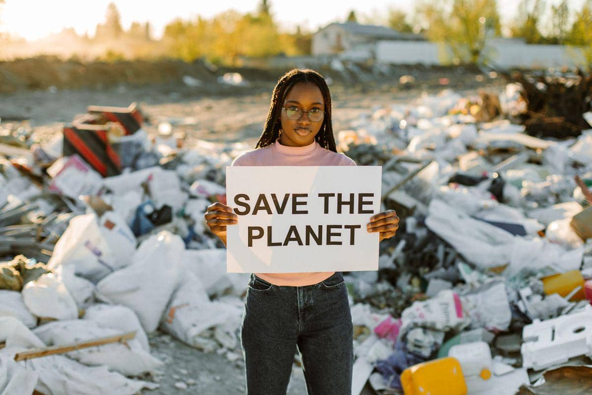 Eco-Anxiety: 5 Cara Mengatasi Cemas Berlebih soal Kondisi Lingkungan