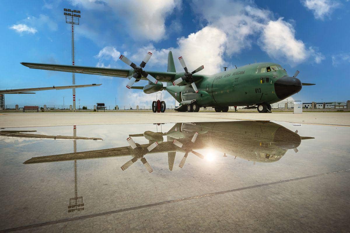 ilustrasi pesawat militer