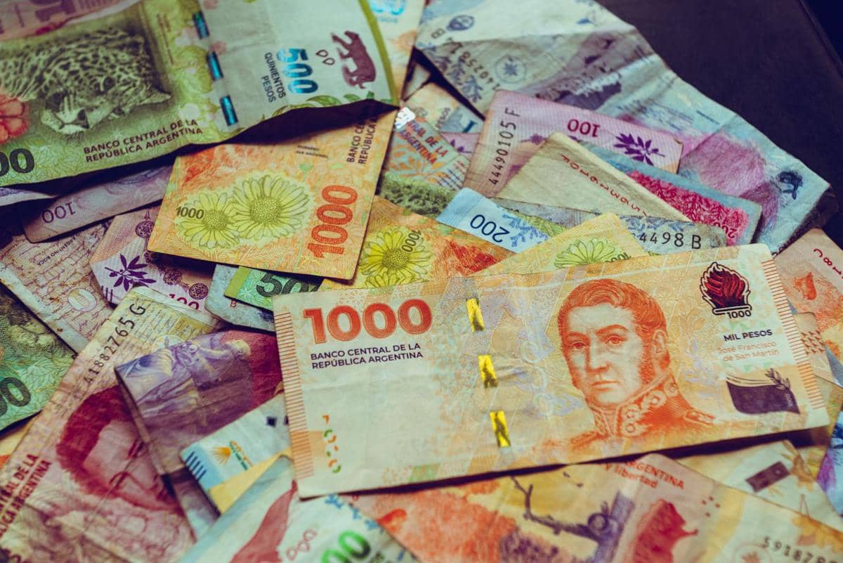 ilustrasi mata uang asing, peso mata uang Argentina