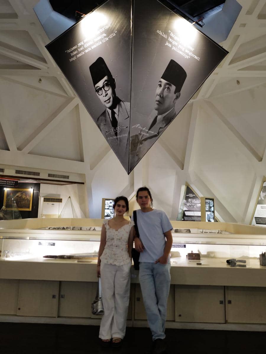 Tissa Biani dan Dul jalan-jalan di Surabaya