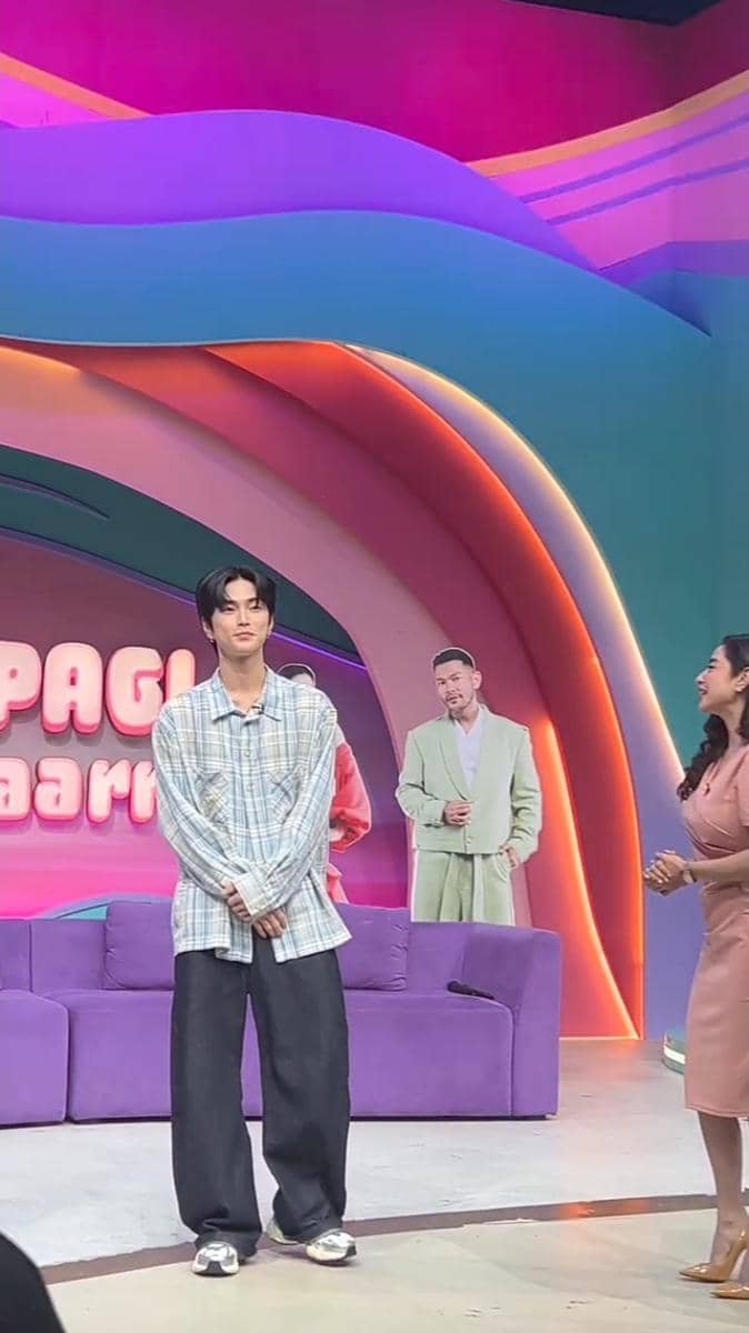 Potret XngHan saat hadir dalam program Pagi-Pagi Ambyar di Trans TV, dari akun Instagram resmi acara tersebut.