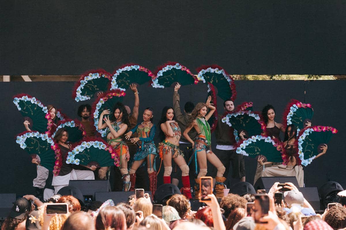 no na saat tampil di festival Head in the Clouds 2026 Los Angeles