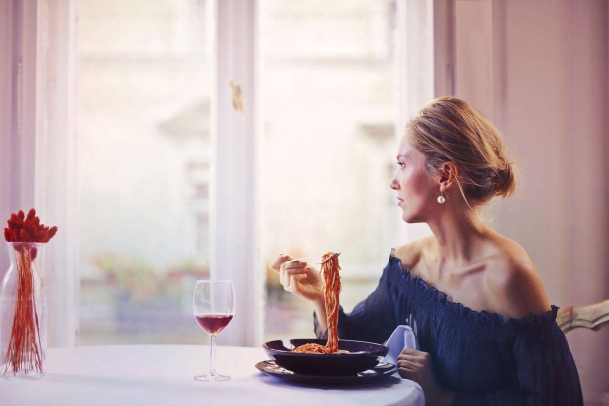 Ilustrasi solo date