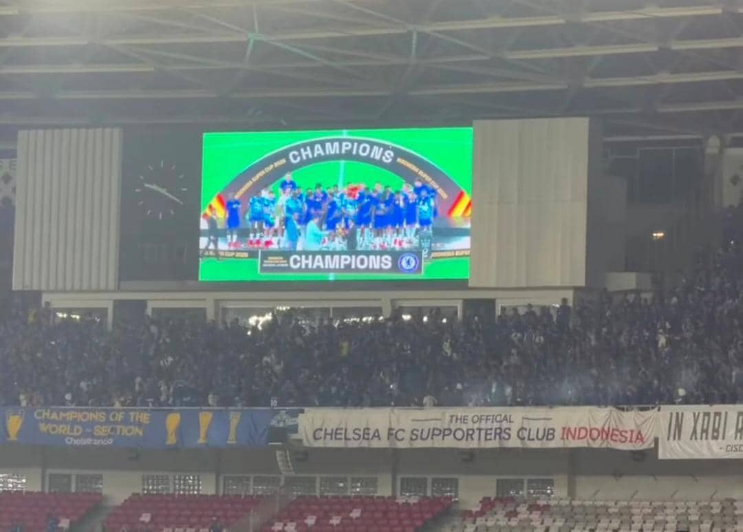 Chika Jessica bawa mama nonton AC Milan vs Chelsea ke GBK