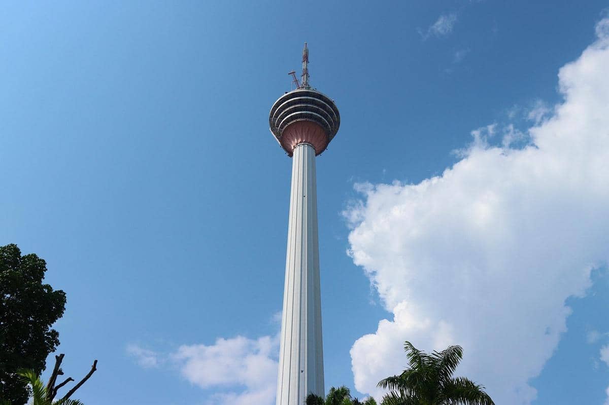 Cara ke Kuala Lumpur Tower dari Bukit Bintang, Tinggal Jalan Kaki!