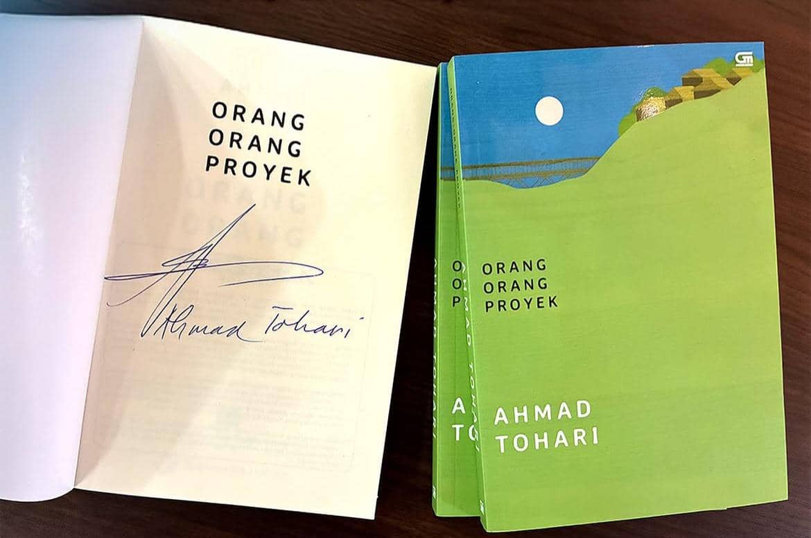 Hal Menarik dari Novel Orang-orang Proyek Karya Ahmad Tohari