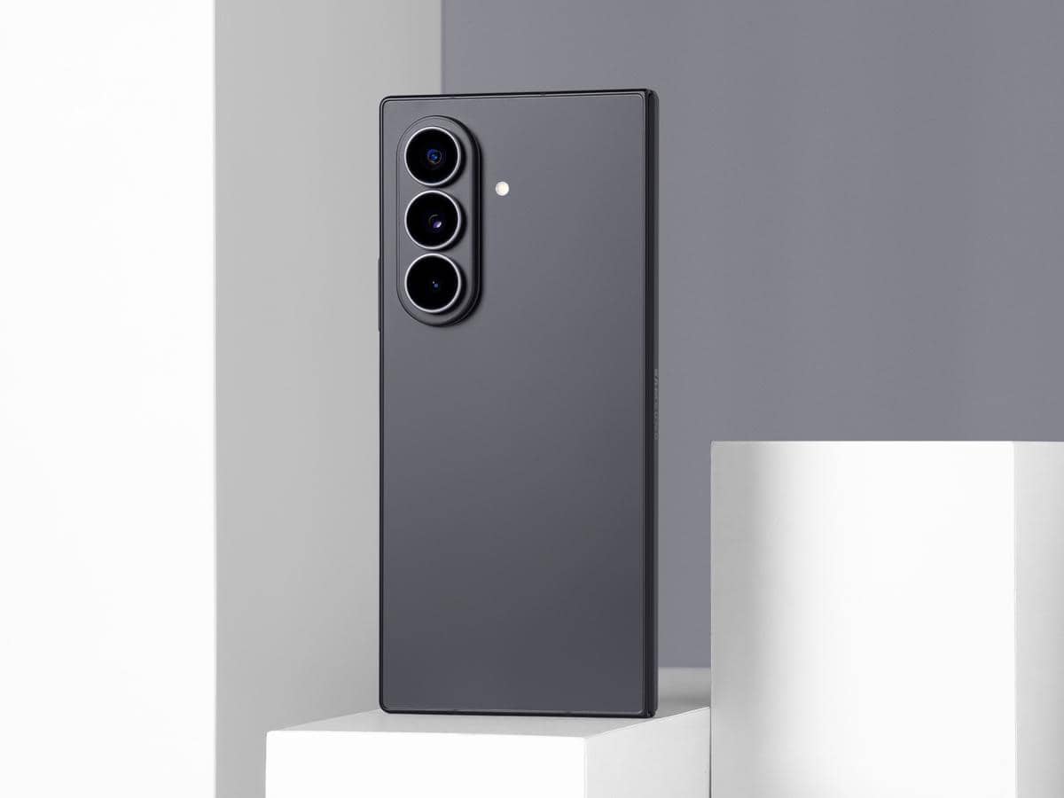 212-lifestyle-product-galaxy-zfold8-ultra-3.jpg