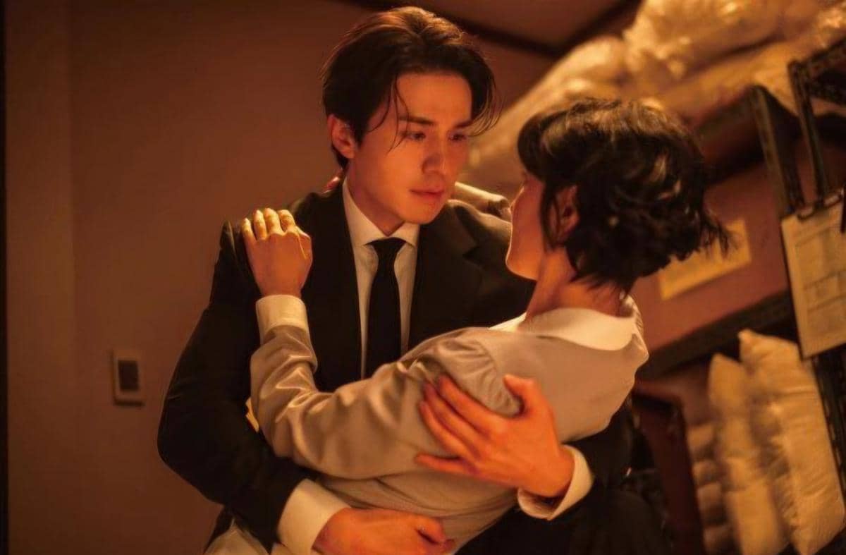 Lee Dong Wook dan Hyunri di A Shop for Killers 2