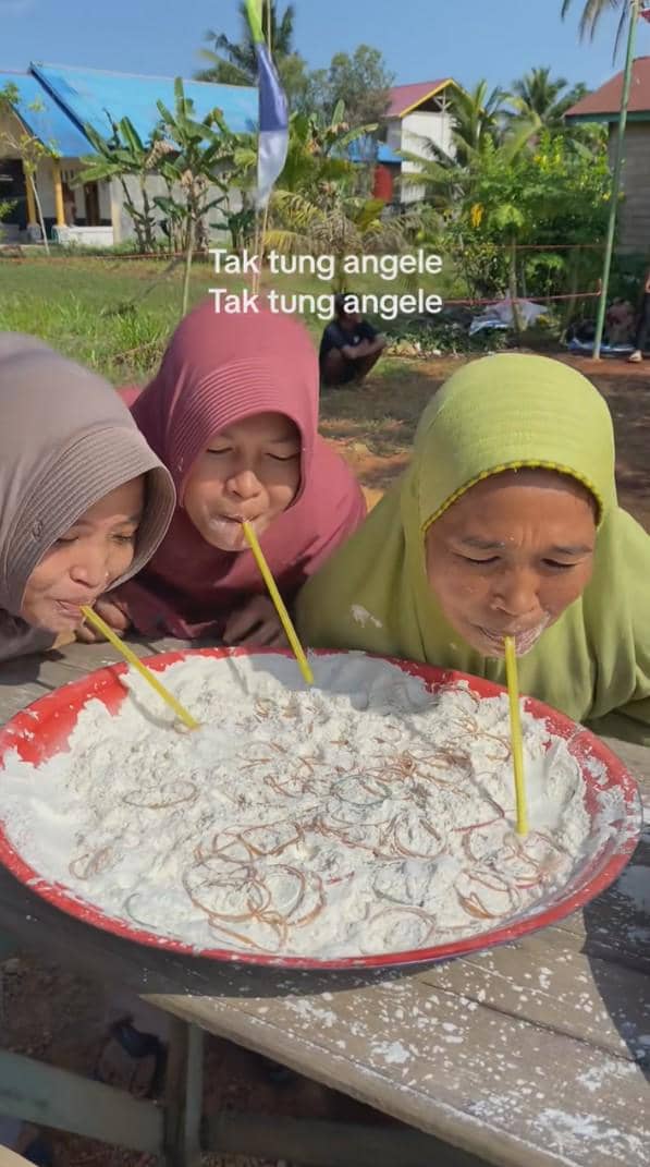 Suasana lomba 17 Agustus dalam unggahan video akun TikTok @sntafby_ pada perayaan kemerdekaan Indonesia.
