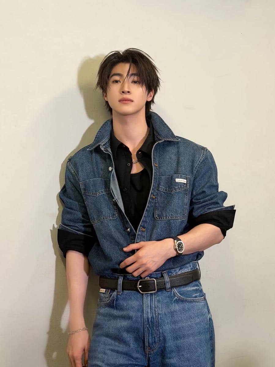 potret Blue Pongtiwat dan Lisa BLACKPINK