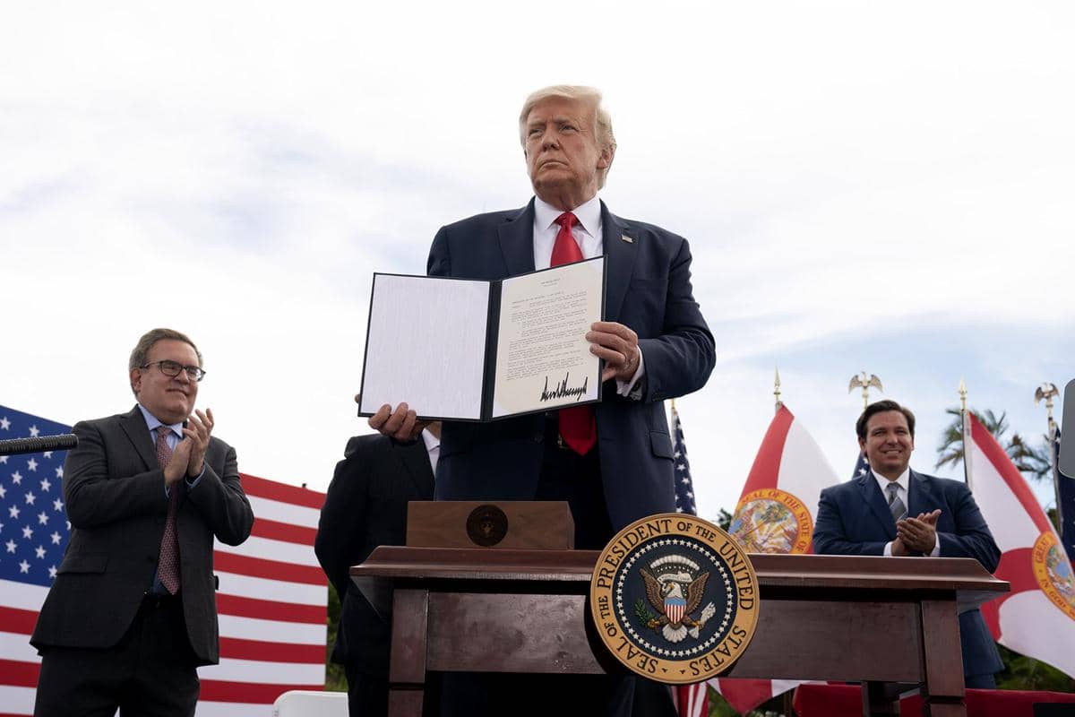 Trump Klaim AS Kuasai Selat Hormuz 100 Persen, Iran Membantah