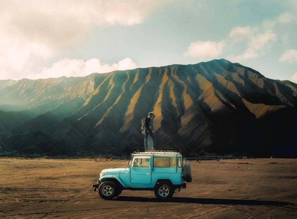 ilustrasi turis di Gunung Bromo