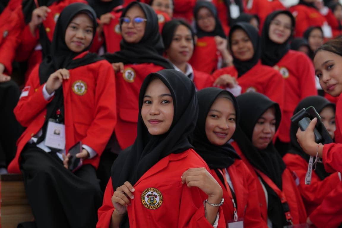 Suasana acara penerimaan mahasiswa baru Universitas Hasanuddin pada 11 Agustus 2026.