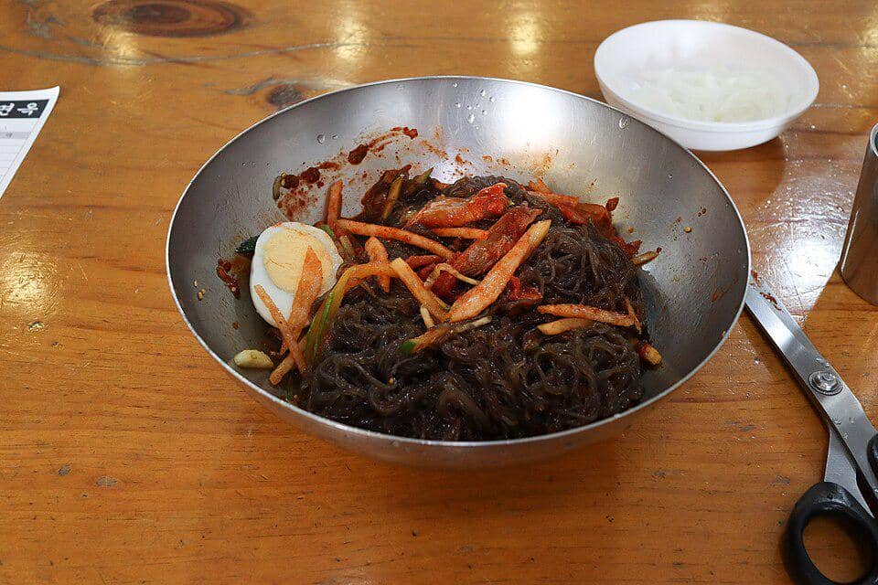 ilustrasi Hamheung naengmyeon