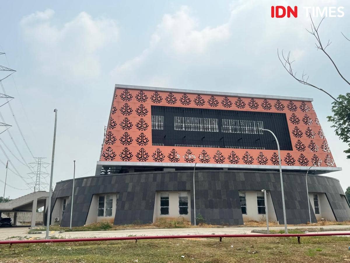 Gedung Mal Pelayanan Publik pertama di Kabupaten Tangerang sebagai pusat layanan publik bagi warga setempat.