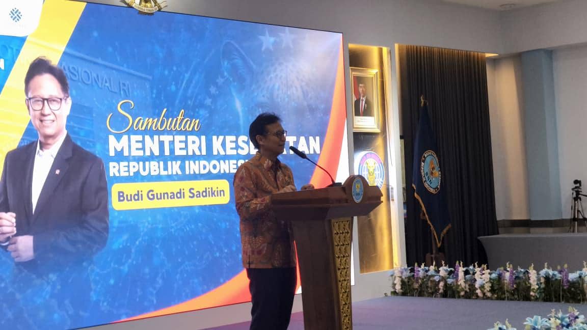 Menteri Kesehatan RI Budi Gunadi Sadikin menyampaikan sambutan di hadapan peserta dalam sebuah acara resmi.