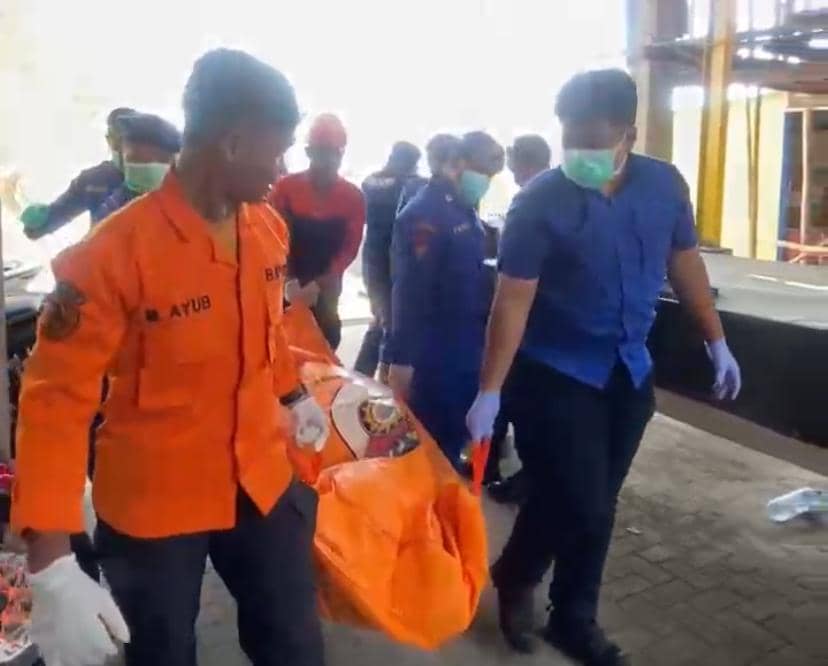 Mayat Pria Ditemukan Mengambang di Bawah Jembatan Suramadu