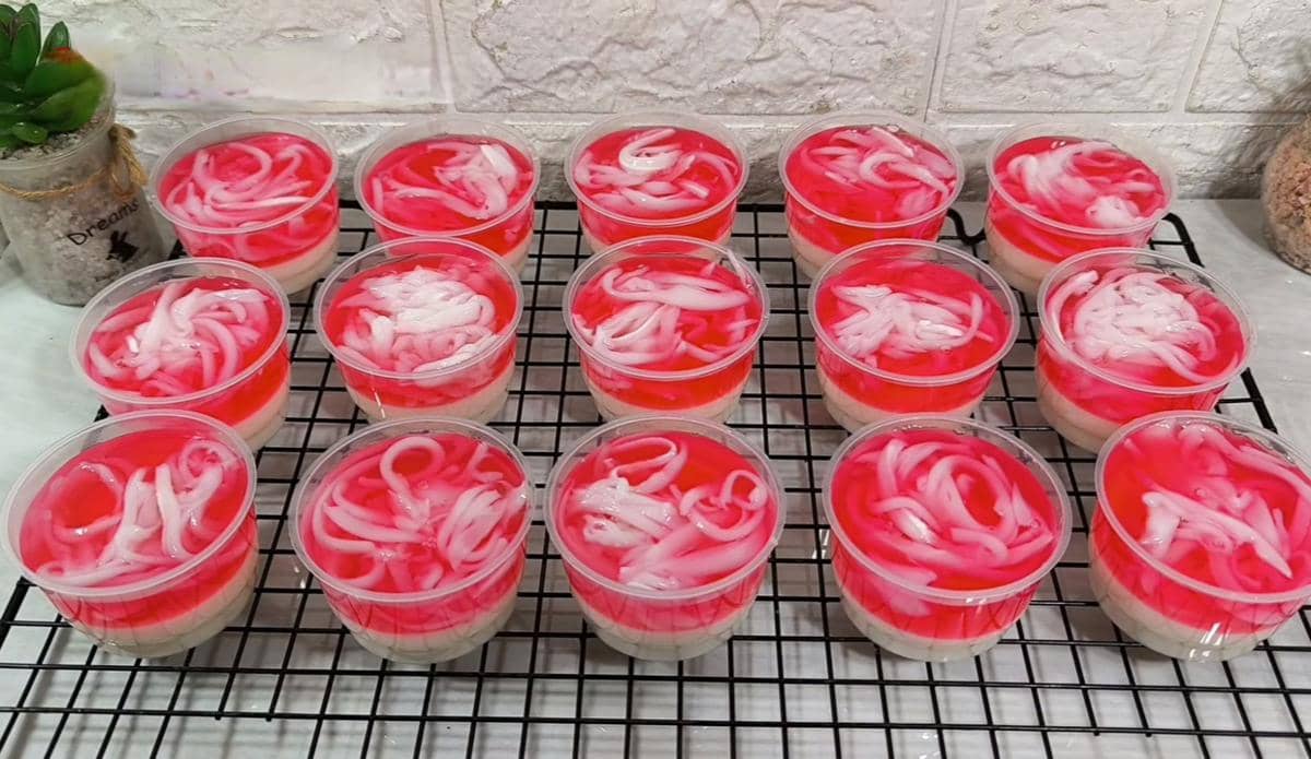 Resep Puding Cup Merah Putih untuk Semarakkan Perayaan HUT RI