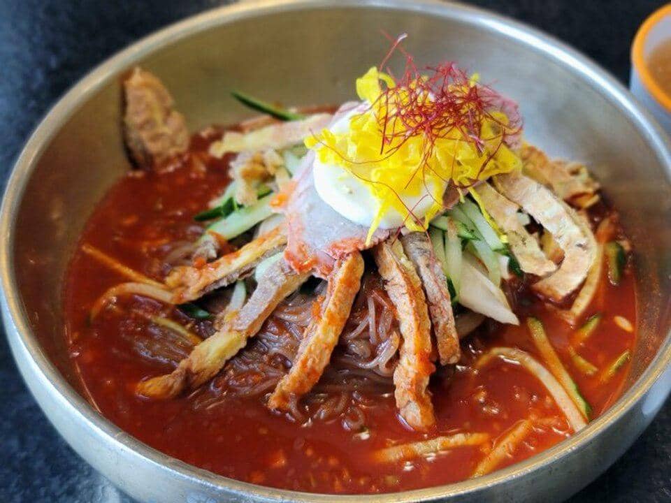 ilustrasi Jinju naengmyeon