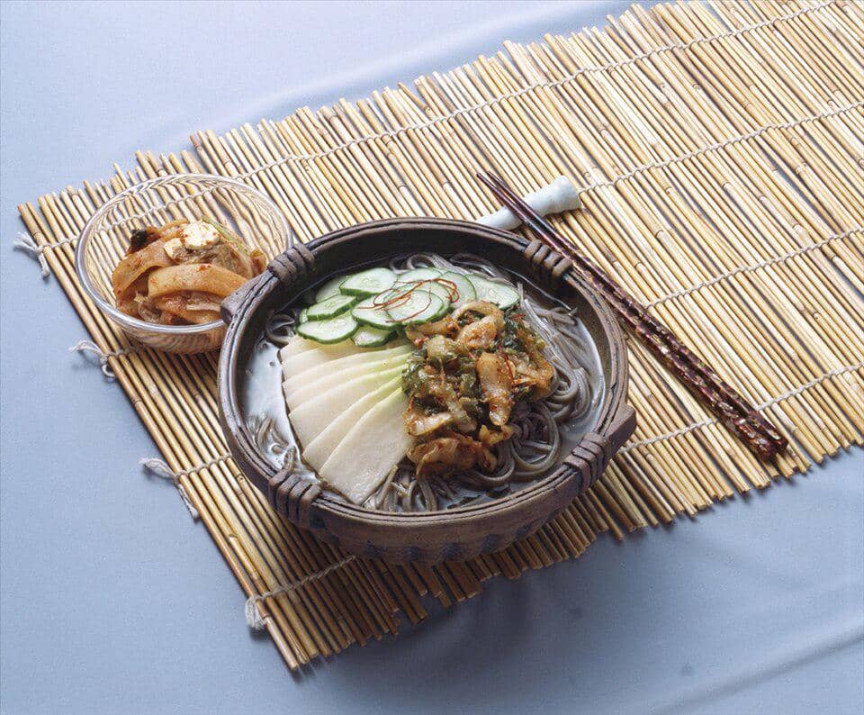 ilustrasi naengmyeon